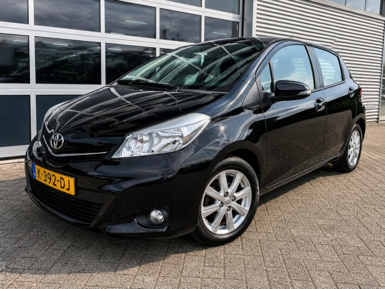 Toyota Yaris - 1.3 VVT-i Now Top 5 editie Airco / all-in prijs! - AutoWereld.nl
