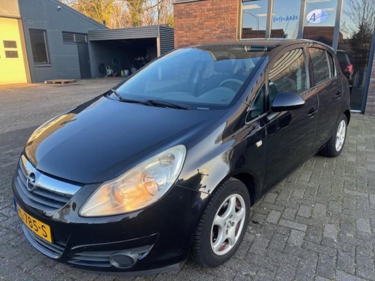 Opel Corsa - 1.2-16V 5 drs Airco - AutoWereld.nl