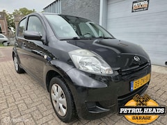 Daihatsu Sirion 2 - 1.0-12V Premium | APK 4-2027 | Elektr. Rmn