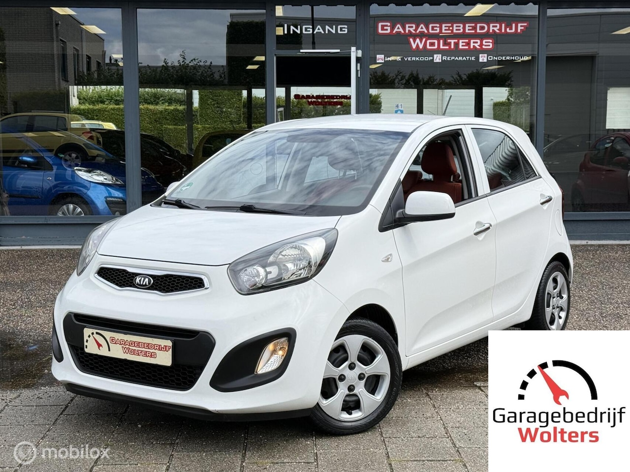 Kia Picanto - 1.0 Design Edition rood leer stoel+stuurverw. - AutoWereld.nl