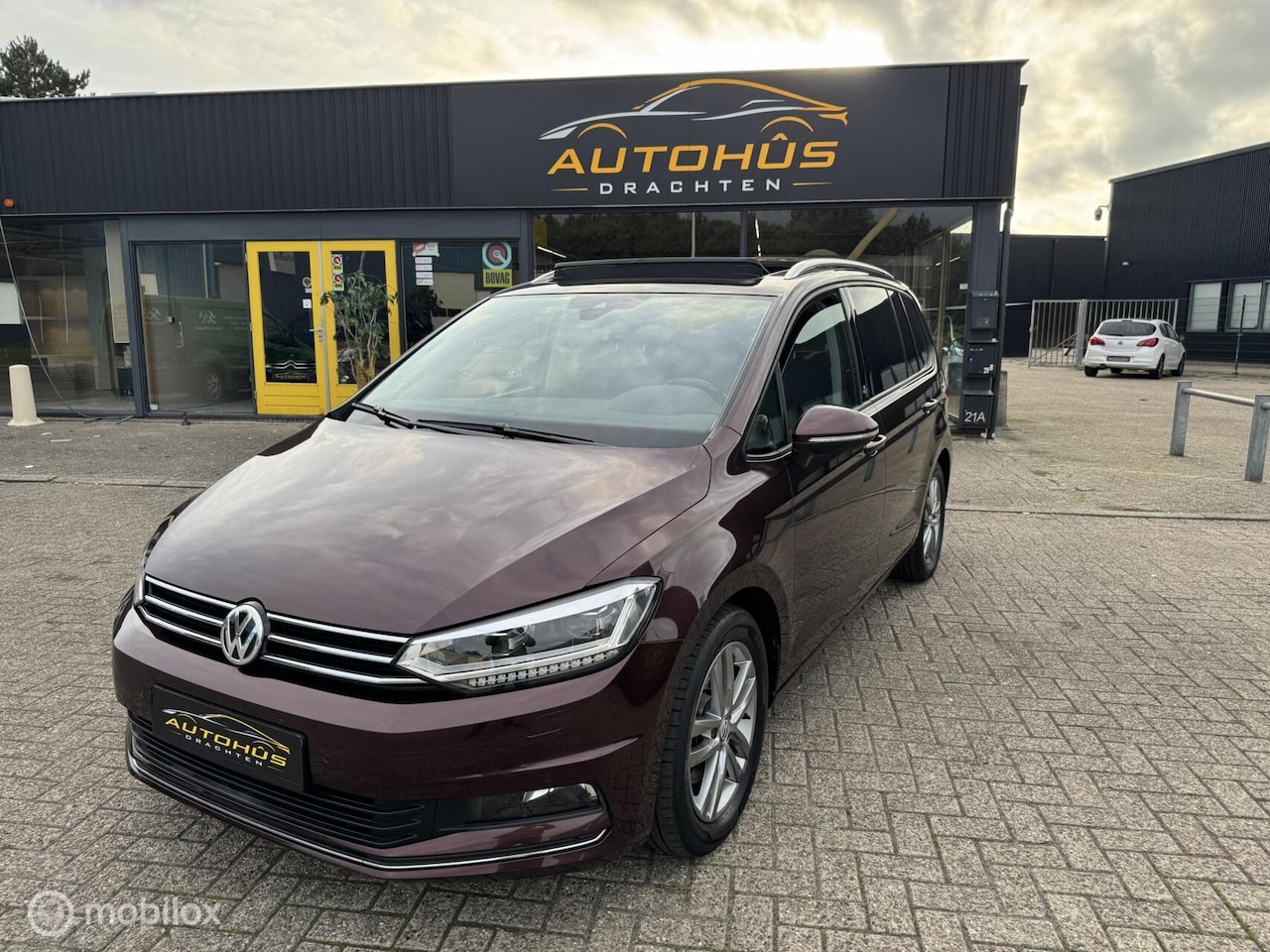 Volkswagen Touran - 1.4 TS I150 pk Highline OPEN-DAK*NAVI*LM VELGEN *CRUIS* 82511 KM TOURAN - AutoWereld.nl