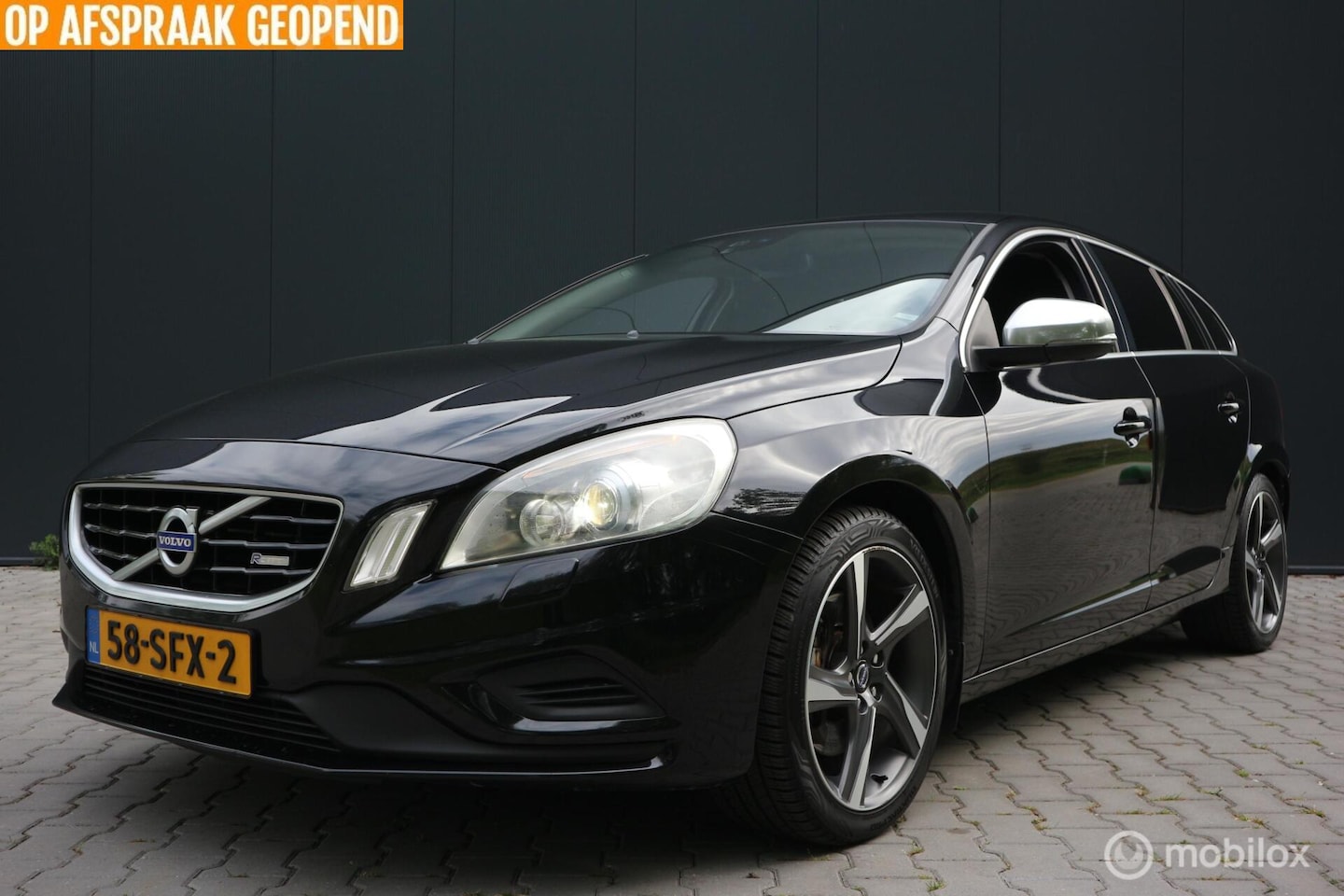 Volvo V60 - 2.0 T5 R-Design XENON/ECC/NAVIGATIE/NAP - AutoWereld.nl
