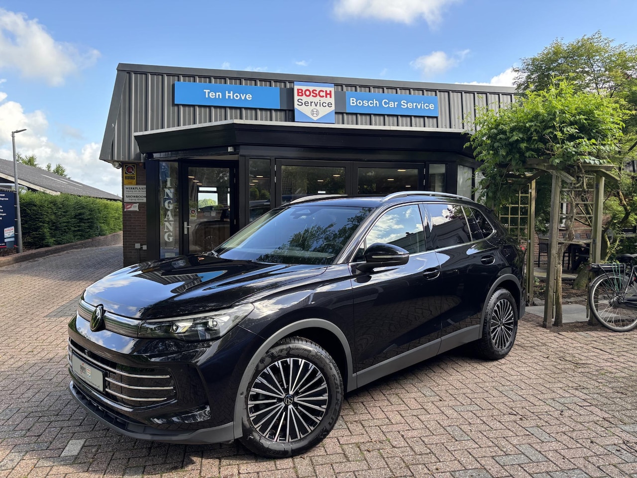 Volkswagen Tiguan - 1.5 eTSI DSG Elegance|Trekhaak|Camera|App-Connect - AutoWereld.nl