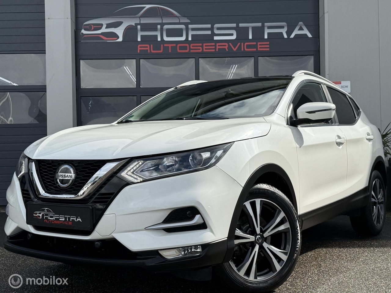 Nissan Qashqai - 1.3 DIG-T N-Connecta Pano Trekhk 360-camera - AutoWereld.nl
