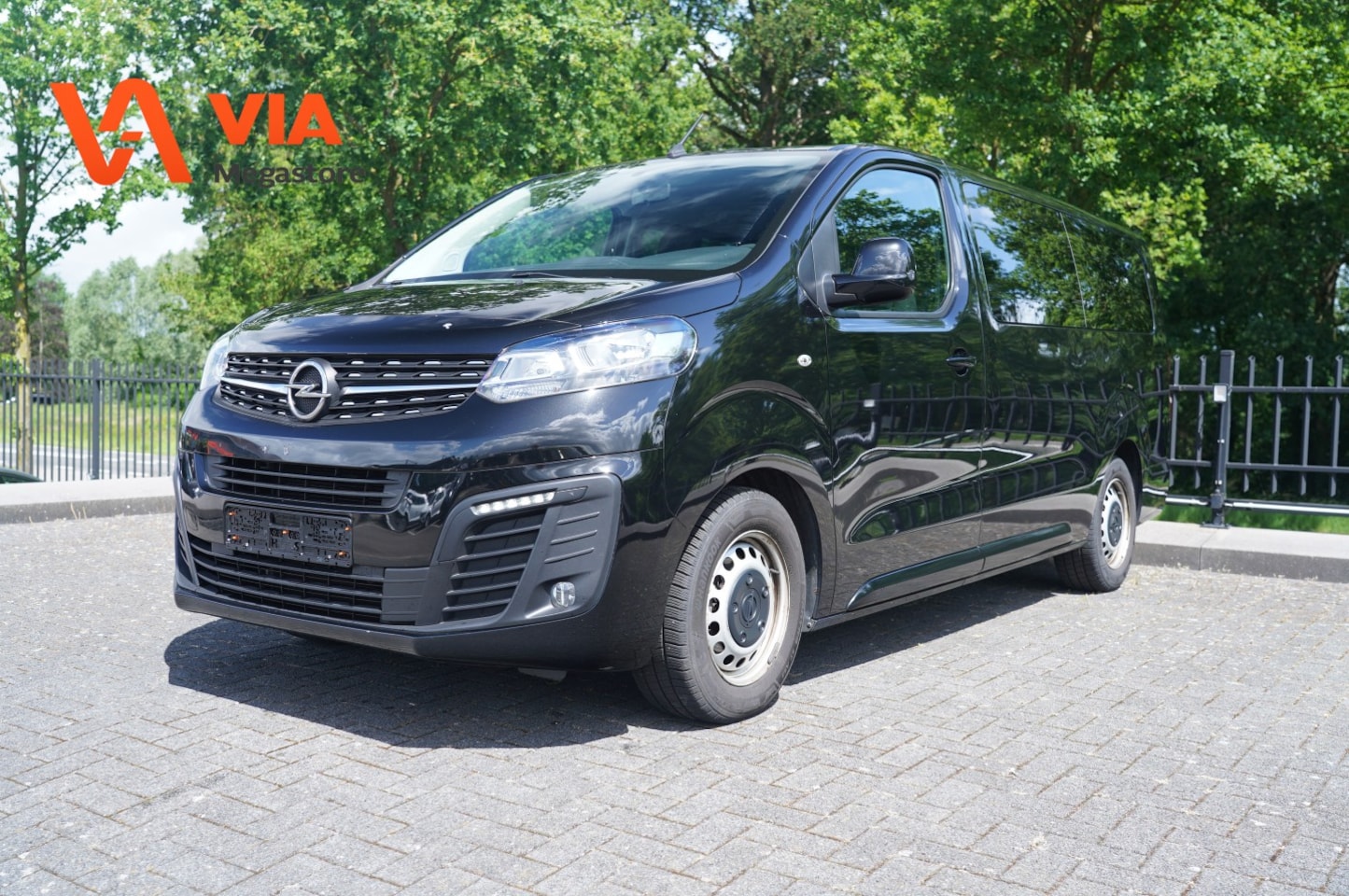 Opel Vivaro - 2.0 CDTi (106 kW) L3H1 9 zits | Navi | PDC | Airco | XL lengte Automaat - AutoWereld.nl