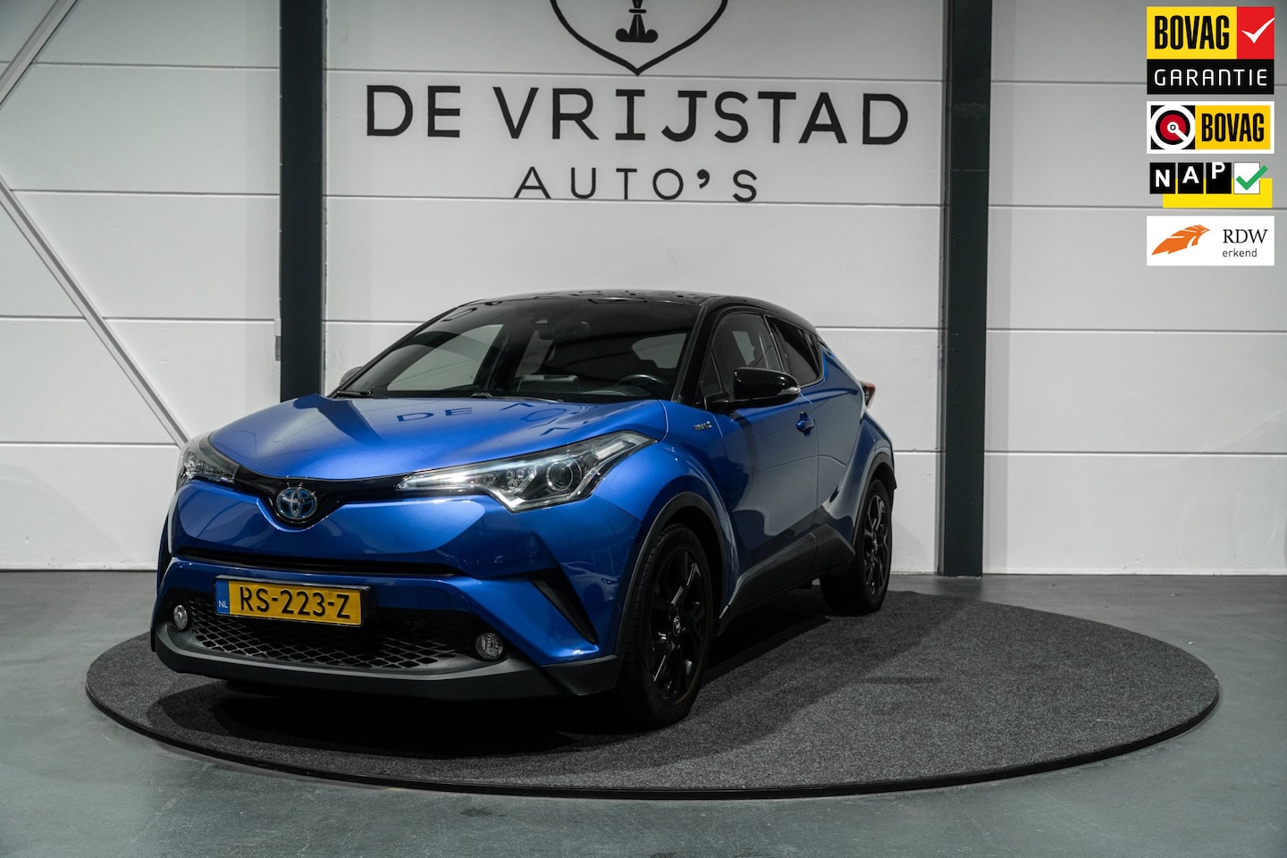 Toyota C-HR - 1.8 Hybrid Bi-Tone Black edition leer!! - AutoWereld.nl