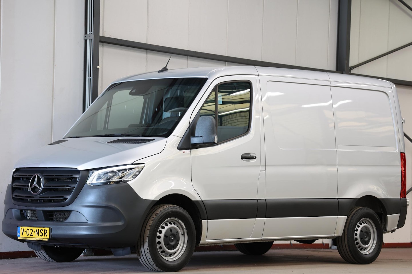 Mercedes-Benz Sprinter - 317 L1H1 170PK 2000KG TREKVERMOGEN - AutoWereld.nl
