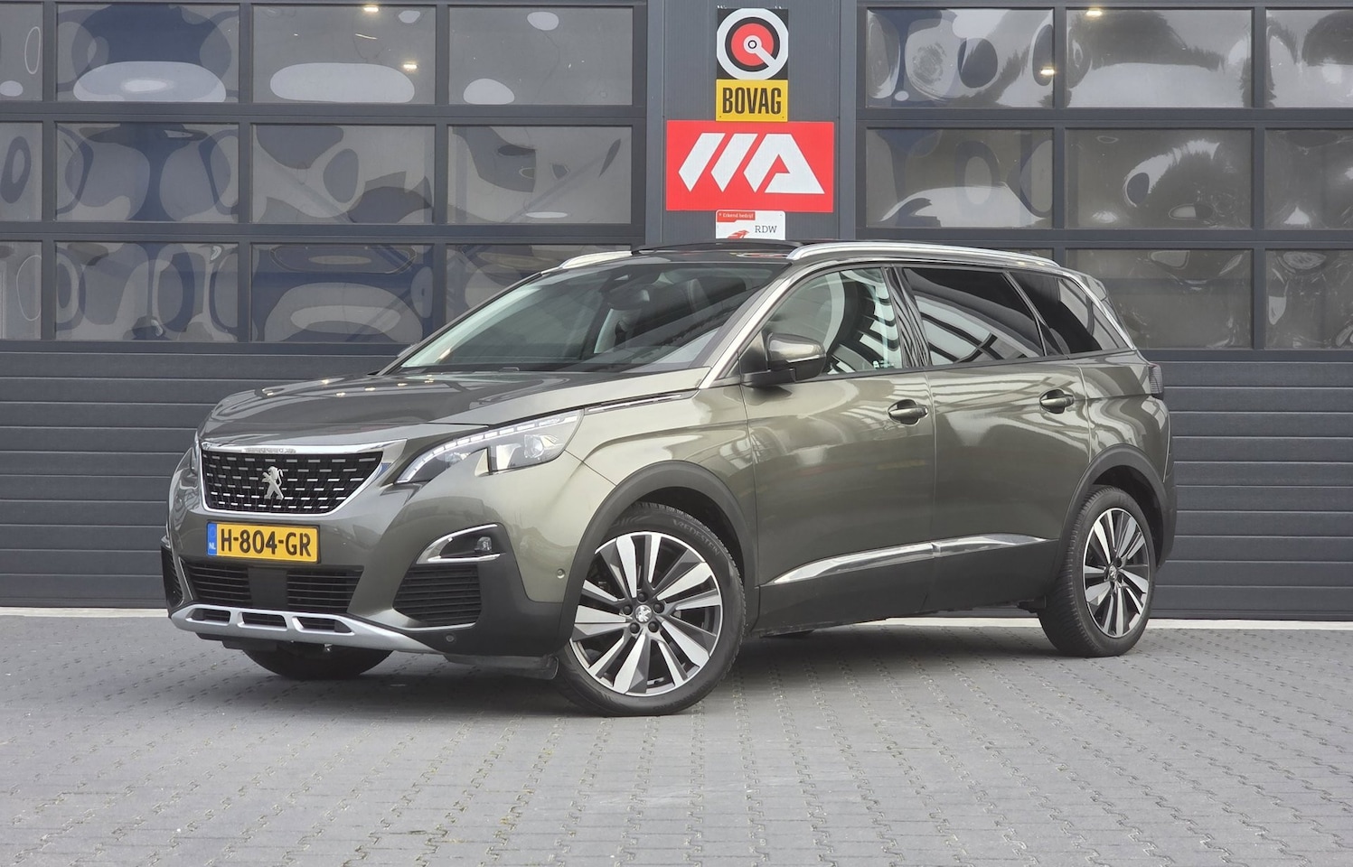 Peugeot 5008 - 1.2 PureTech Premium Allure | PANO | STOELVERWARMING | MEMORY | CAMERA | NAVI - AutoWereld.nl