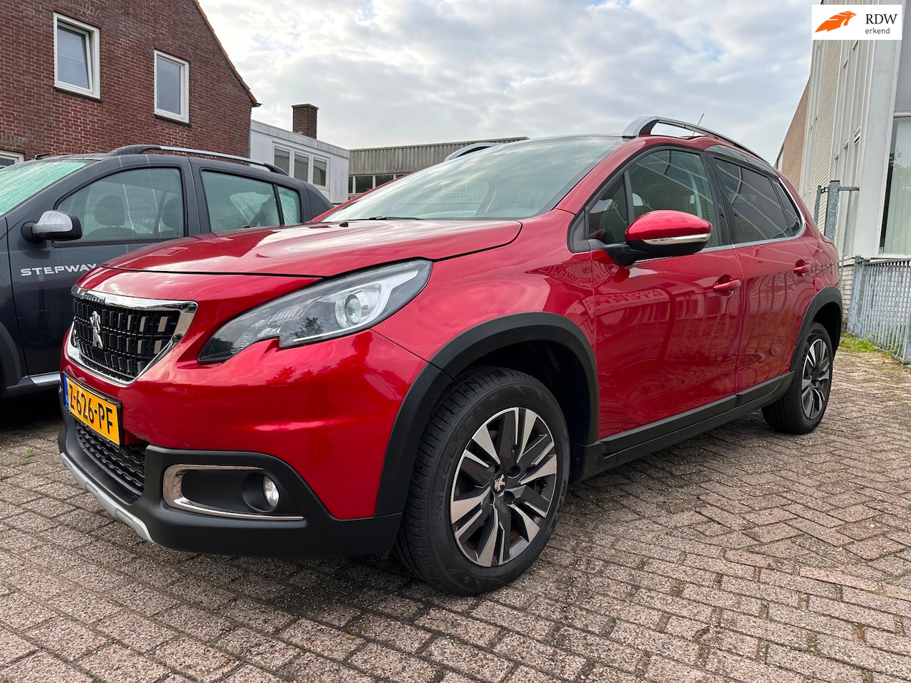 Peugeot 2008 - 1.2 PureTech GT-line * PDC * LMV * GLAZENDAK * - AutoWereld.nl
