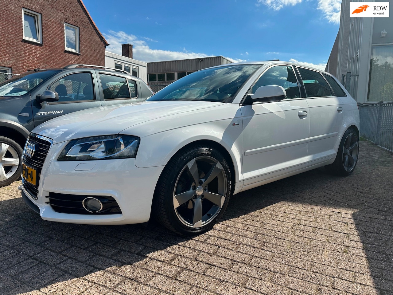 Audi A3 Sportback - 1.2 TFSI S Edition * S-Line * 18 inch * Org. NL AUTO * - AutoWereld.nl