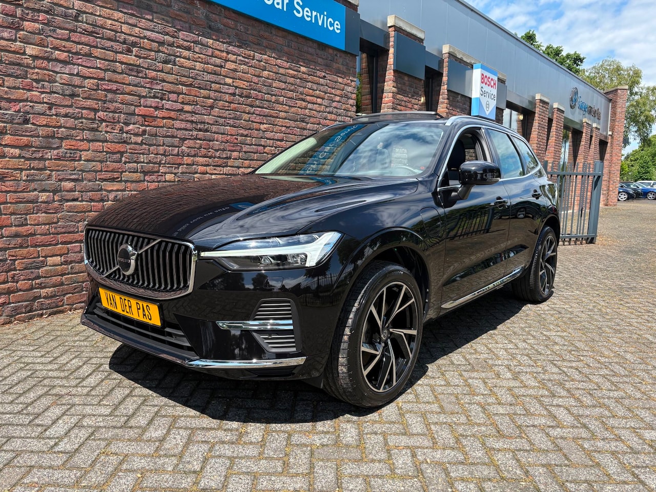 Volvo XC60 - 2.0 T8 PHEV AWD Ultimate Bright|Head up|Panorama|Harman kardon| - AutoWereld.nl