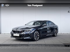 BMW i5 - Sedan eDrive40 M Sport Pro 20 Inch / Stuur & Stoelverwarming voor + achter / Stoelventilat
