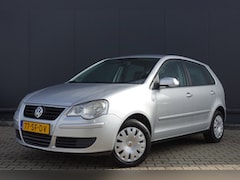 Volkswagen Polo - 1.4-16V AIRCO/CRUISE/GOED ONDERHOUDEN