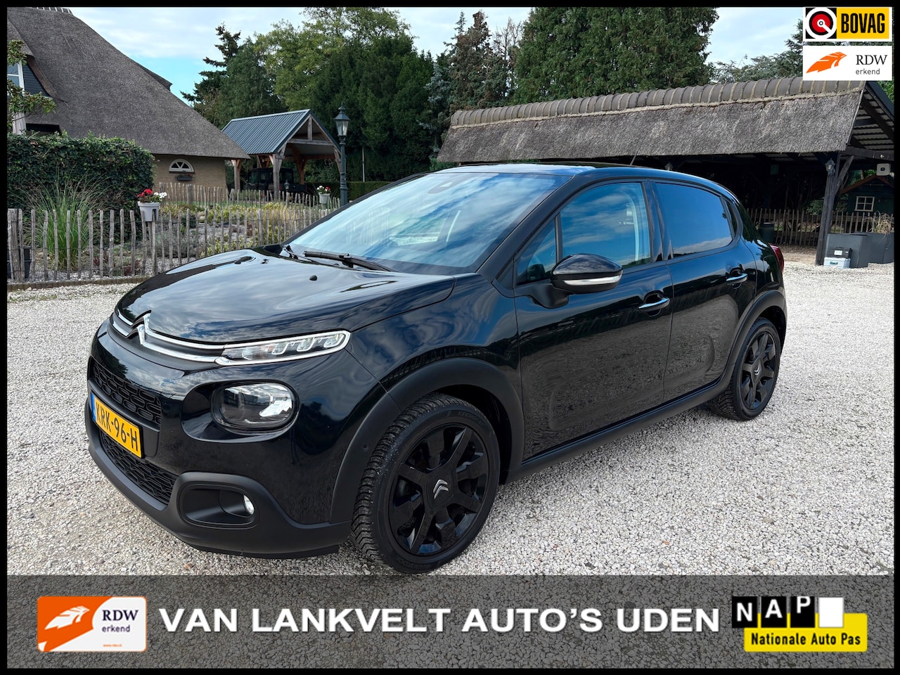 Citroën C3 - 1.2 Shine Stoelverwarming, Apple Carplay, Keyless - AutoWereld.nl
