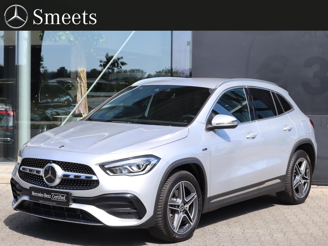 Mercedes-Benz GLA-Klasse - 250 e AMG Line l Stoelverwarming l Achteruitrij camera l Ambiente lichtpakket - AutoWereld.nl
