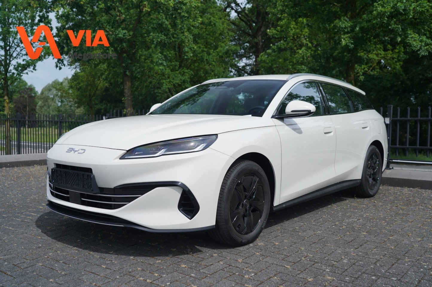 BYD SEAL 6 Touring - 1.5 DM-i Boost | | PHEV | Camera | Leder | Keyless | Apple C.| LED - AutoWereld.nl