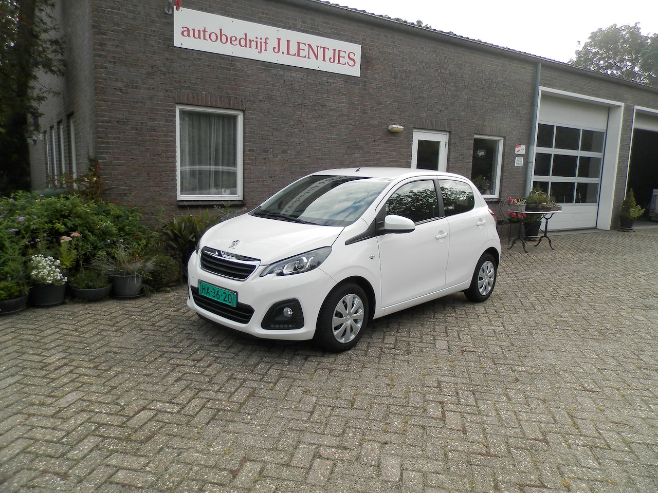 Peugeot 108 - 1.0 e-VTi Active airco vijf deurs - AutoWereld.nl