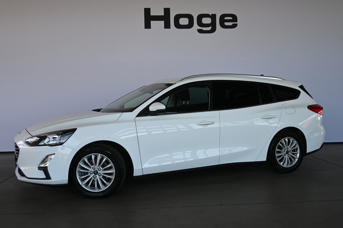 Ford Focus Wagon - 1.0 EcoBoost Titanium X Business Clima Navigatie LED 1e Eigenaar Rijklaarprijs! Inruil Mog - AutoWereld.nl