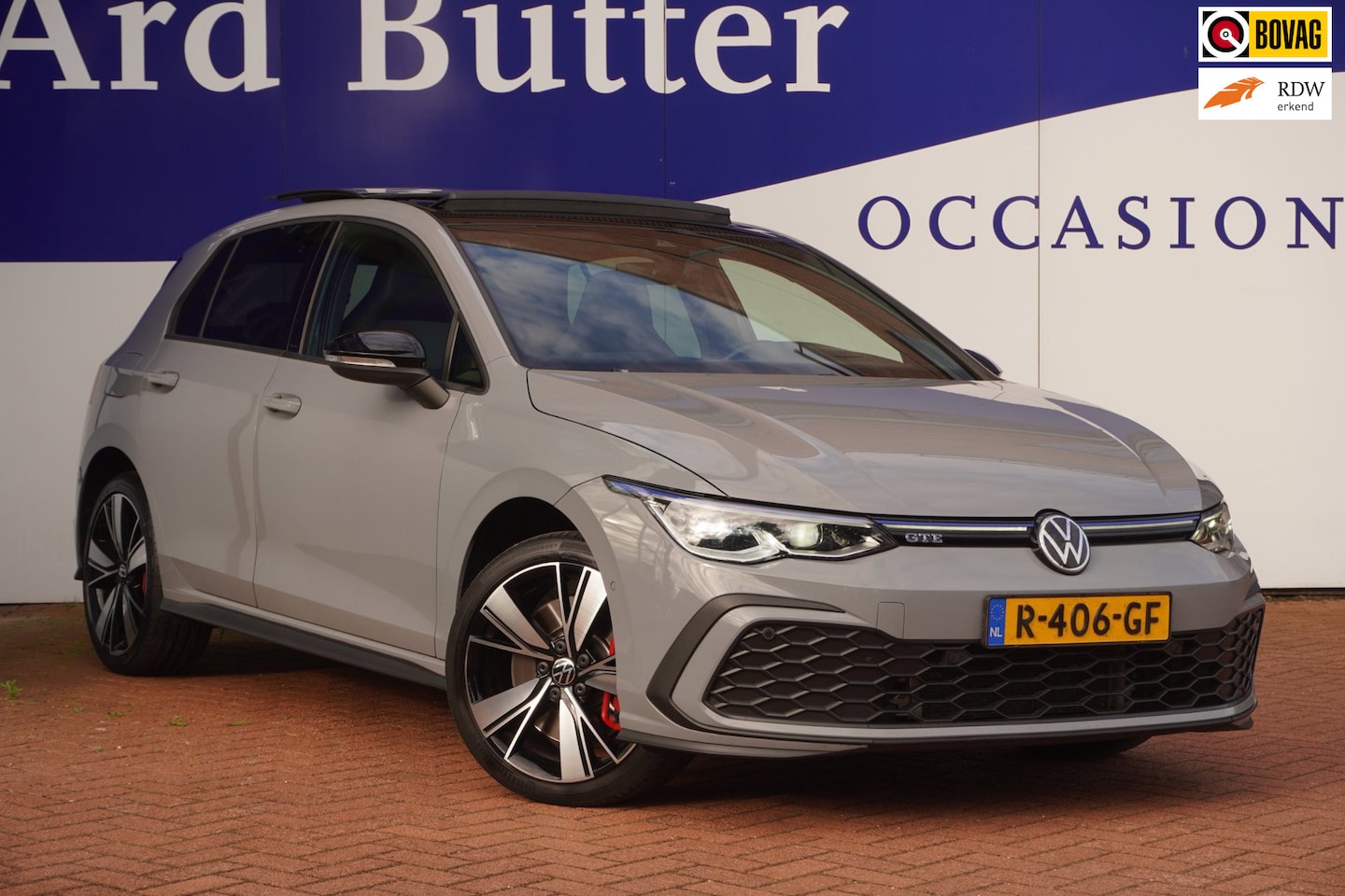 Volkswagen Golf - 1.4 eHybrid GTE / IQLight / PanoDak / Camera / HUD / SOH92% / BLIS / Sfeer-verl. / Stoel&S - AutoWereld.nl