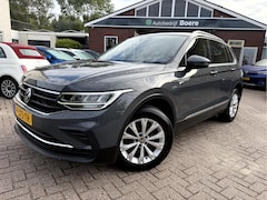 Volkswagen Tiguan - 1.5 TSI Life Business Winterpakket, Trekhaak, Camera