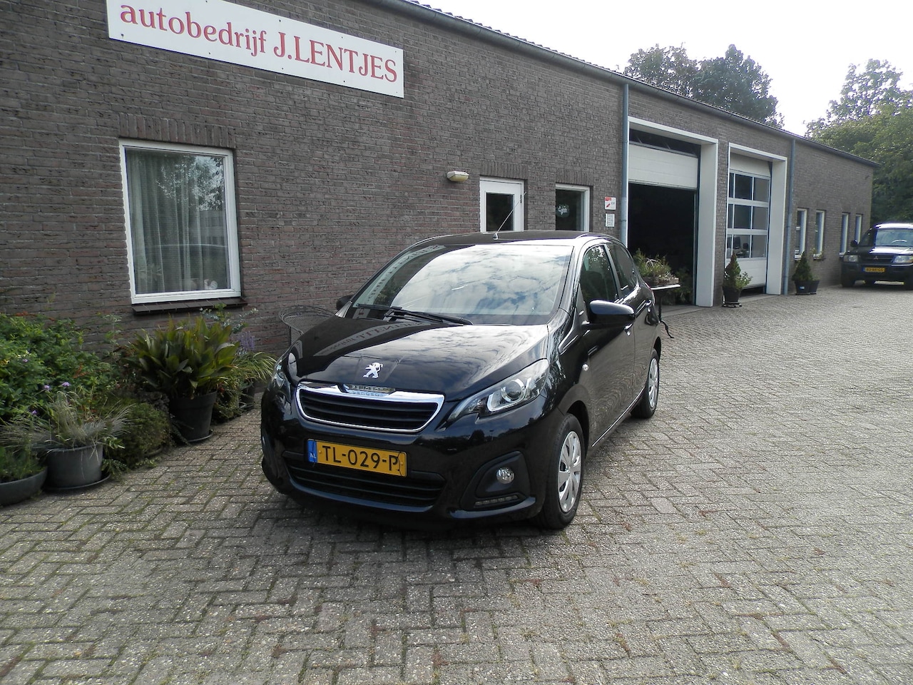 Peugeot 108 - 1.0 e-VTi Active airco vijf deurs - AutoWereld.nl