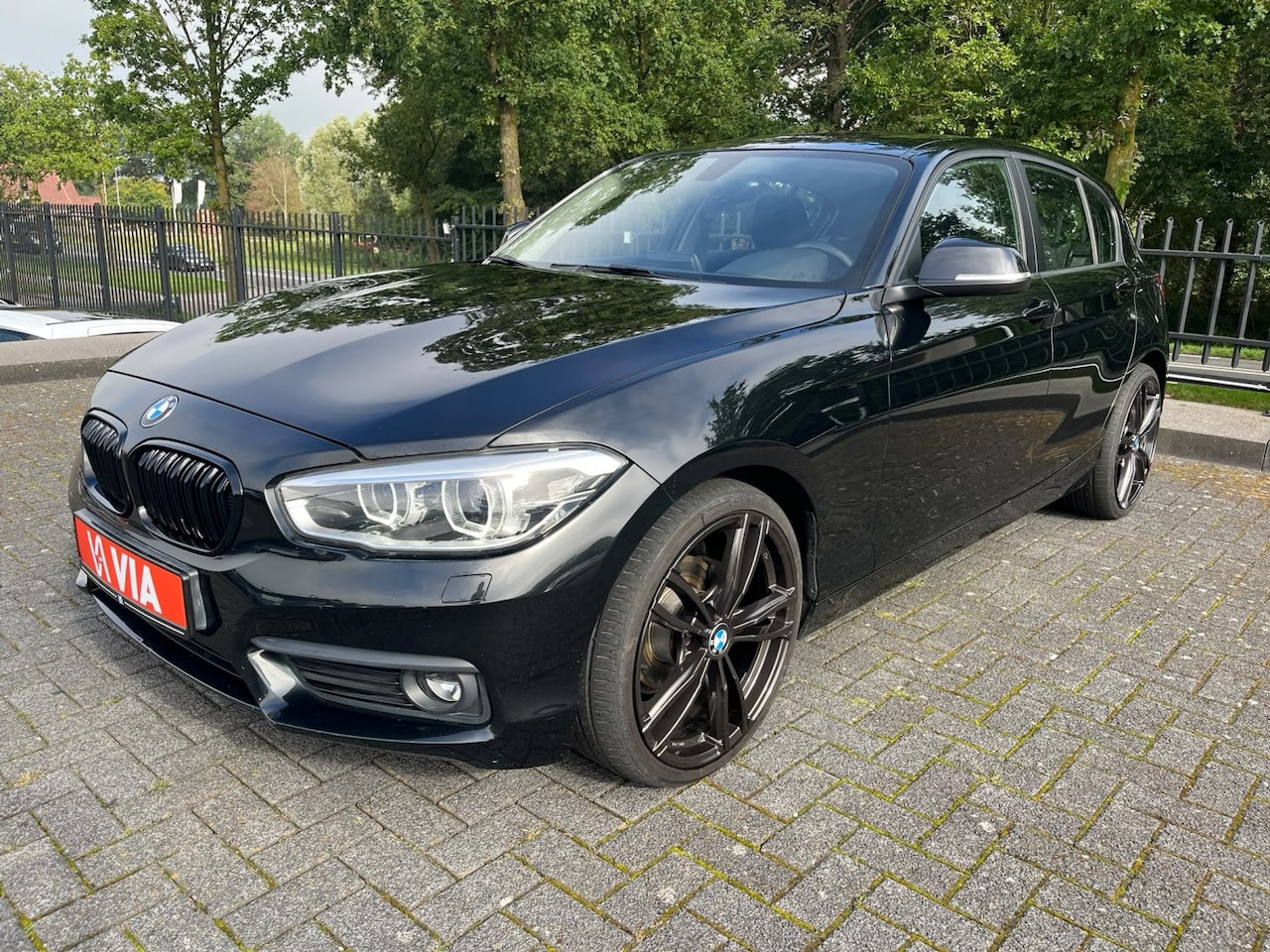 BMW 1-serie - 118i | 136PK | Black edition | Advantage | Trekhaak | PDC | Climate | Stoelverw. | ACC - AutoWereld.nl