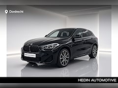 BMW X2 - xDrive25e M-Sport X| Leder | M-Stoelen | 19" | Stoelverwarming | Privacy Glass