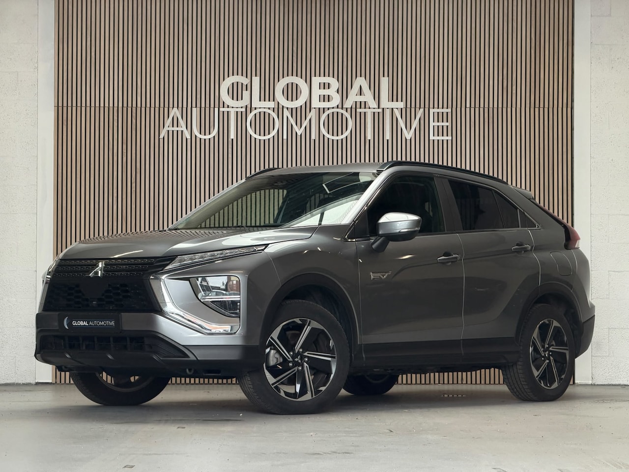 Mitsubishi Eclipse Cross - 2.4 PHEV Intense - CAMERA - DEALER ONDERHOUDEN - STOELVERWARMING - AutoWereld.nl