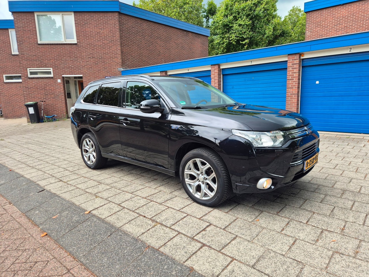 Mitsubishi Outlander - 2.0 PHEV Executive Edition 2.0 PHEV Executive Edition - AutoWereld.nl