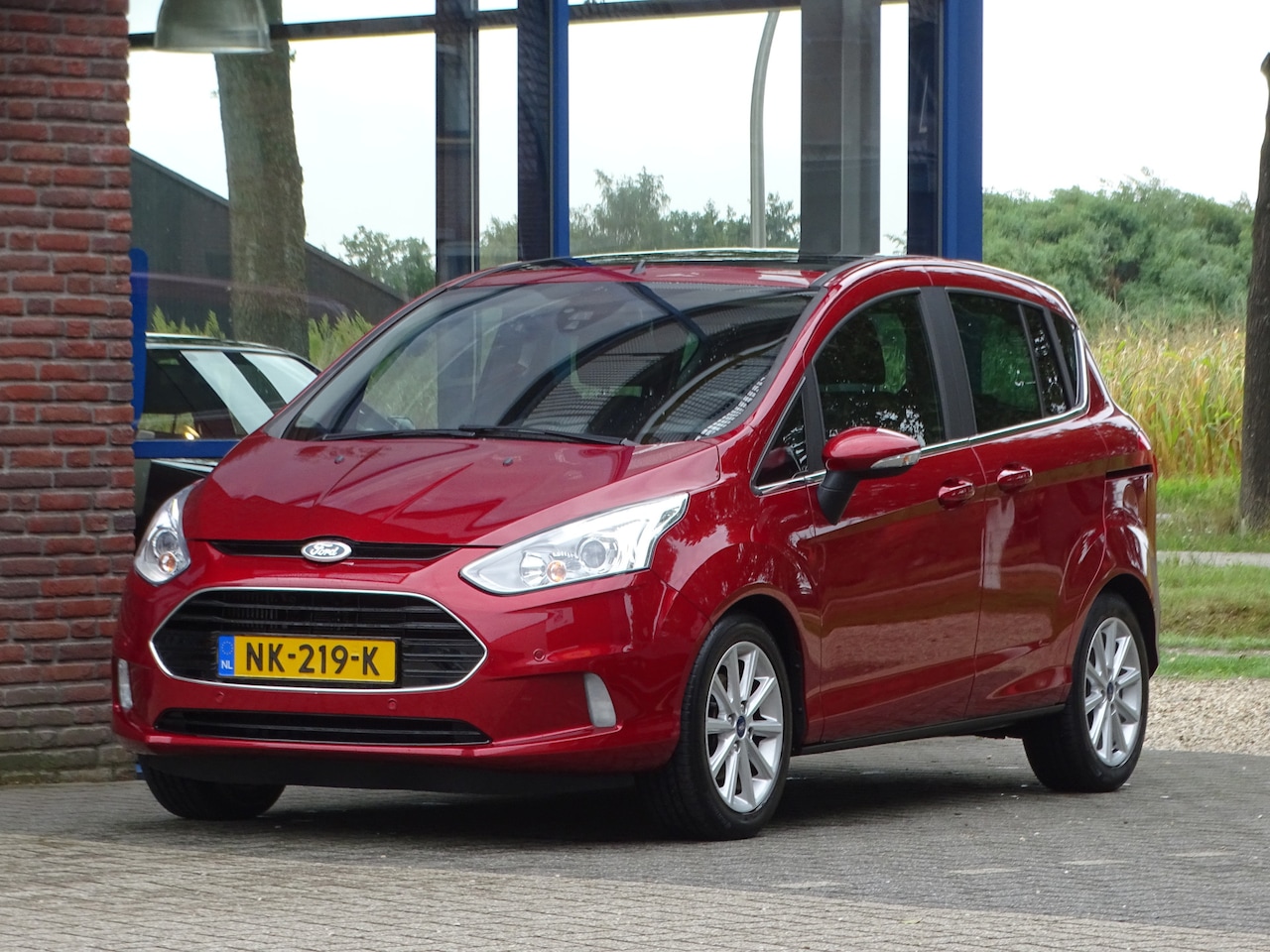 Ford B-Max - 1.0 EcoBoost Titanium Panoramadak Trekhaak NL auto - AutoWereld.nl