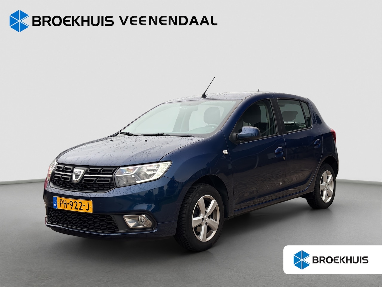 Dacia Sandero - 0.9 TCe Laureate | Org. NL | 1e eig! | Trekhaak | Navigatie | Parkeersensoren | Airco - AutoWereld.nl