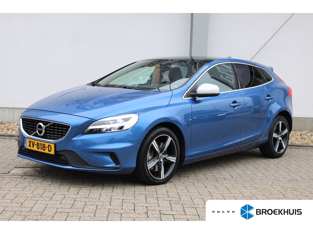 Volvo V40 - 1.5 T3 Polar+ Sport R-Design / Navigatie / Camera / Parkeersensoren / Harman-Kardon / Keyl - AutoWereld.nl