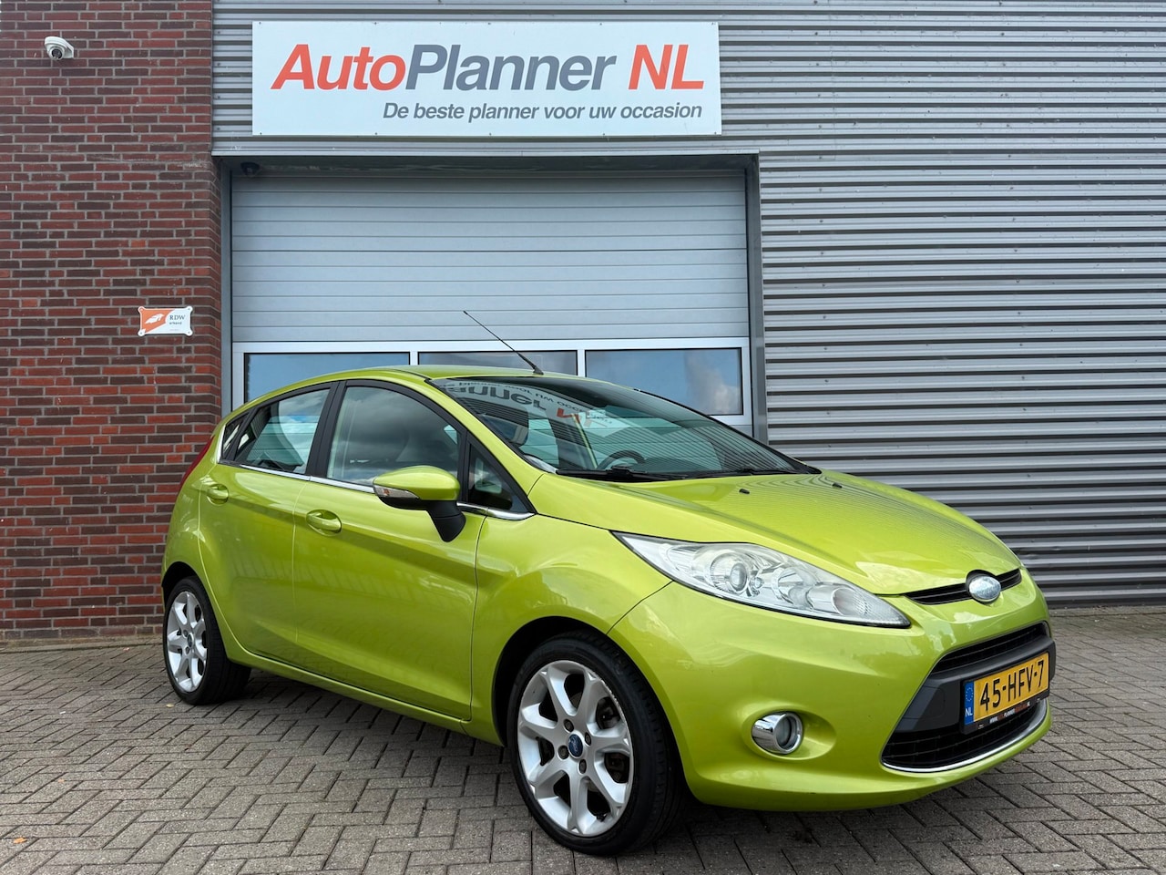 Ford Fiesta - 1.4 Titanium! Clima! Cruise! PDC! Nieuwe APK! - AutoWereld.nl