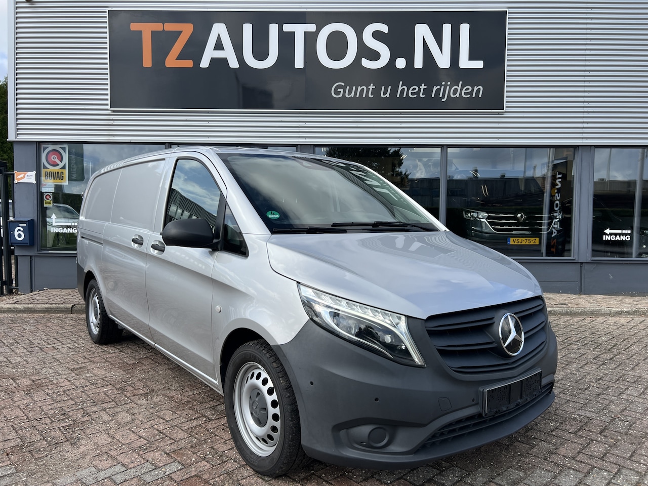 Mercedes-Benz Vito - 114 CDI Lang Aut. Navi/Camera/Led/Bott Inrichting - AutoWereld.nl