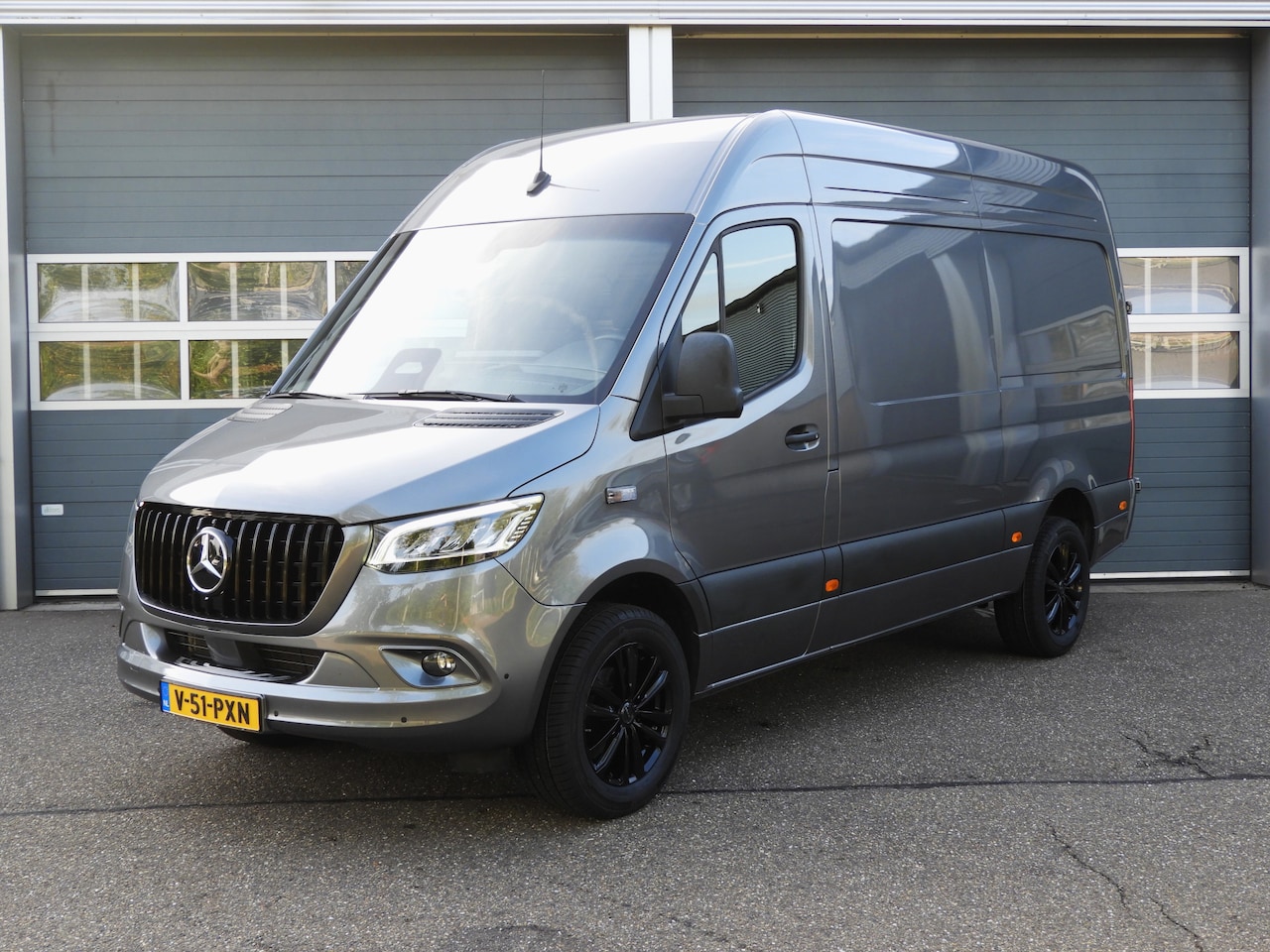 Mercedes-Benz Sprinter - 317 1.9 CDI L2H2 RWD AUT | LED | MBUX | CAMERA | 18 INCH - AutoWereld.nl