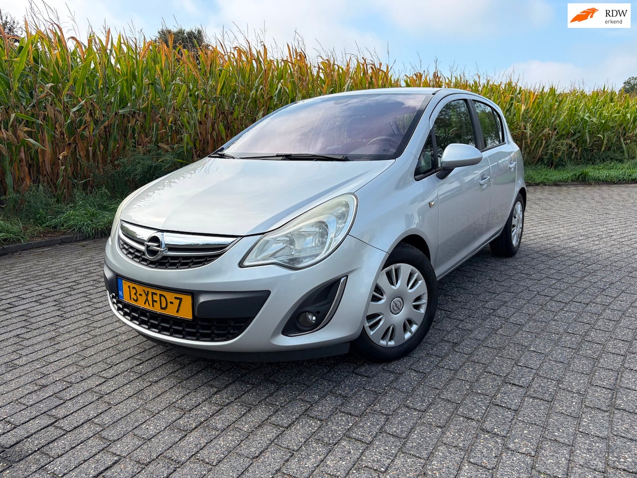 Opel Corsa - 1.3 CDTi EcoFlex S/S Anniversary Edition ziet er heel netjes uit loopt goed - AutoWereld.nl