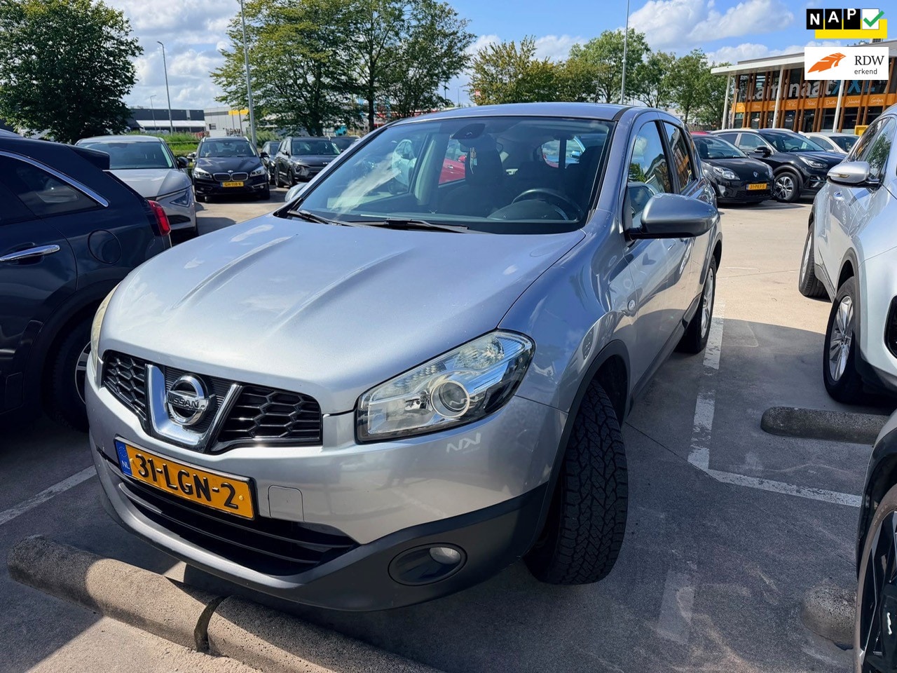 Nissan Qashqai - 1.6 Acenta AIRCO APK T/M 22-4-2027 - AutoWereld.nl