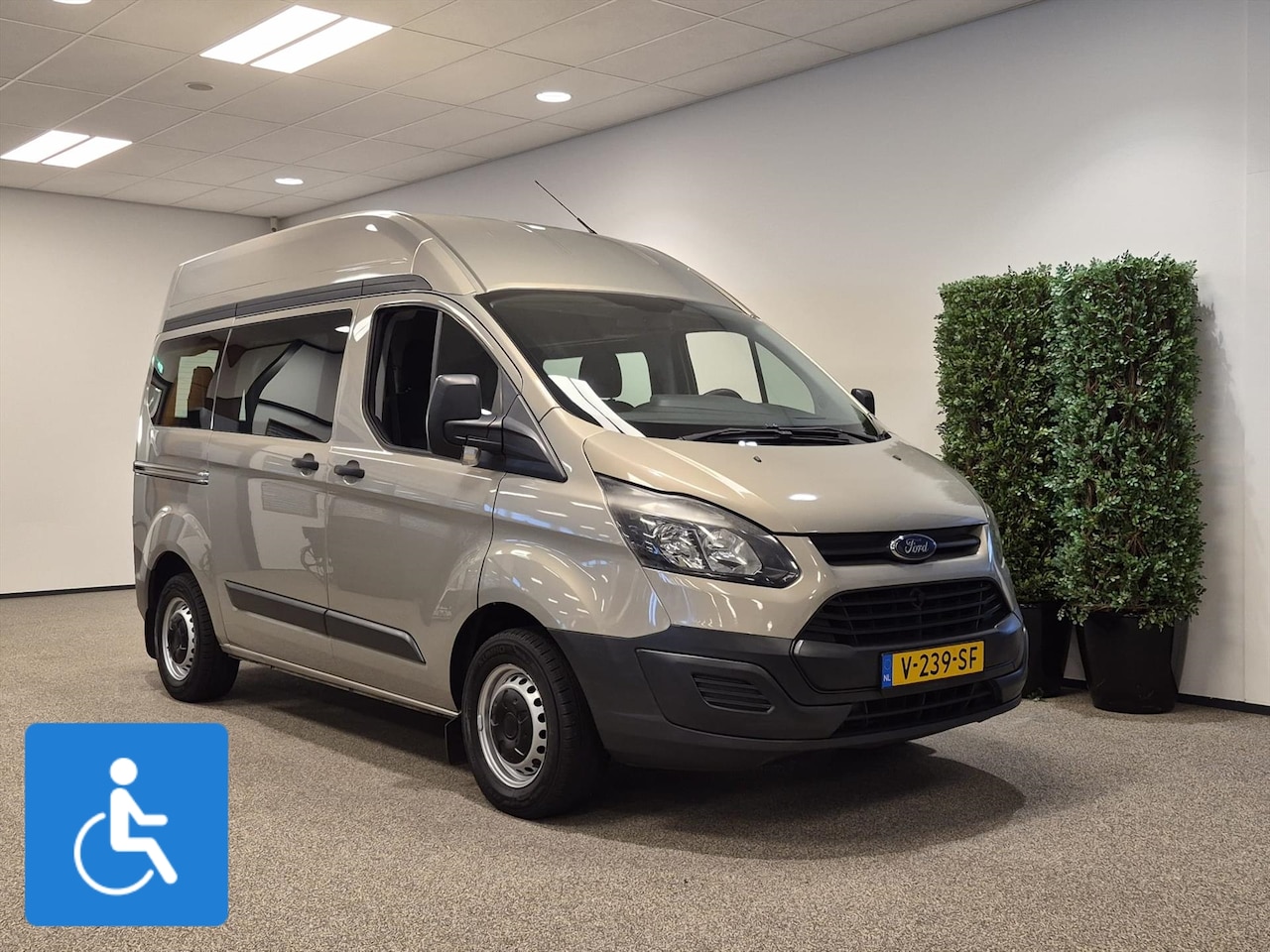 Ford Transit Custom - L1H2 Rolstoelbus (airco) - AutoWereld.nl