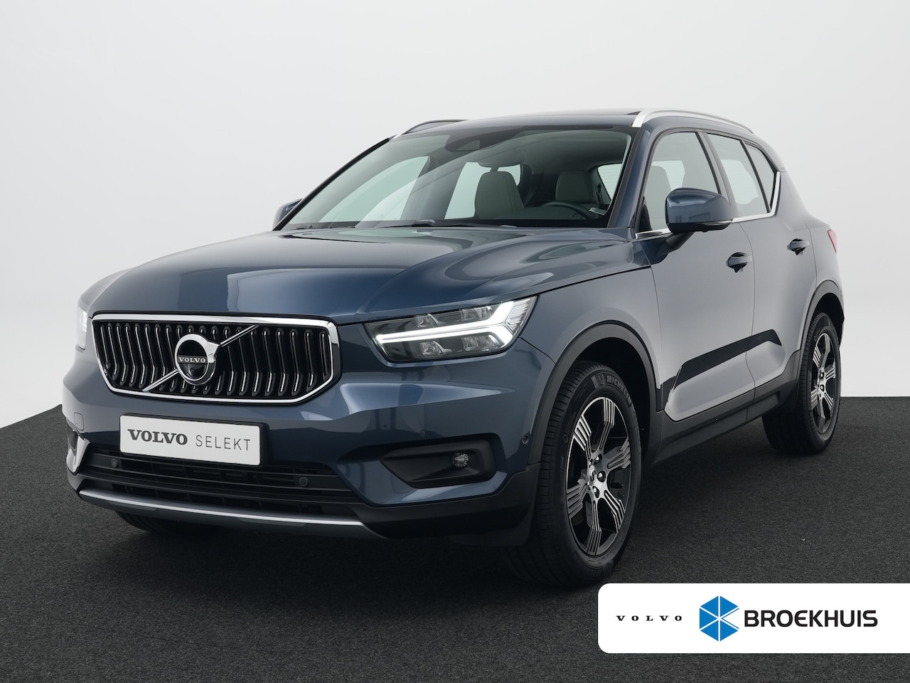 Volvo XC40 - T4 Inscription | 360° | Panoramadak | Elek Stoelen | Adaptive Cruise | BLIS | Pilot Assist - AutoWereld.nl