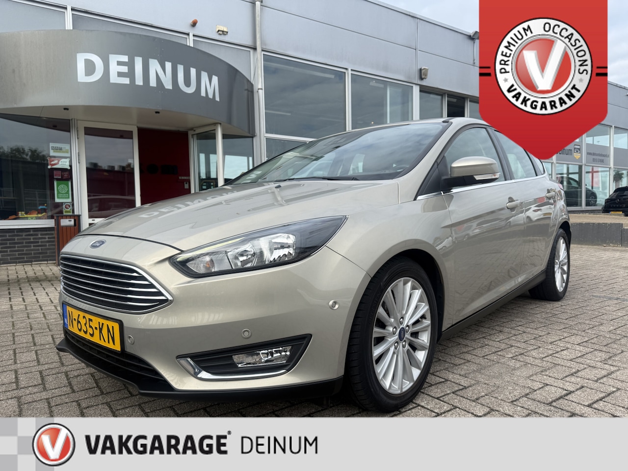 Ford Focus - 1.0 EcoBoost Titanium Business Nieuwstaat..!! Leder comf.intr, Navigatie, Camera, Climate - AutoWereld.nl