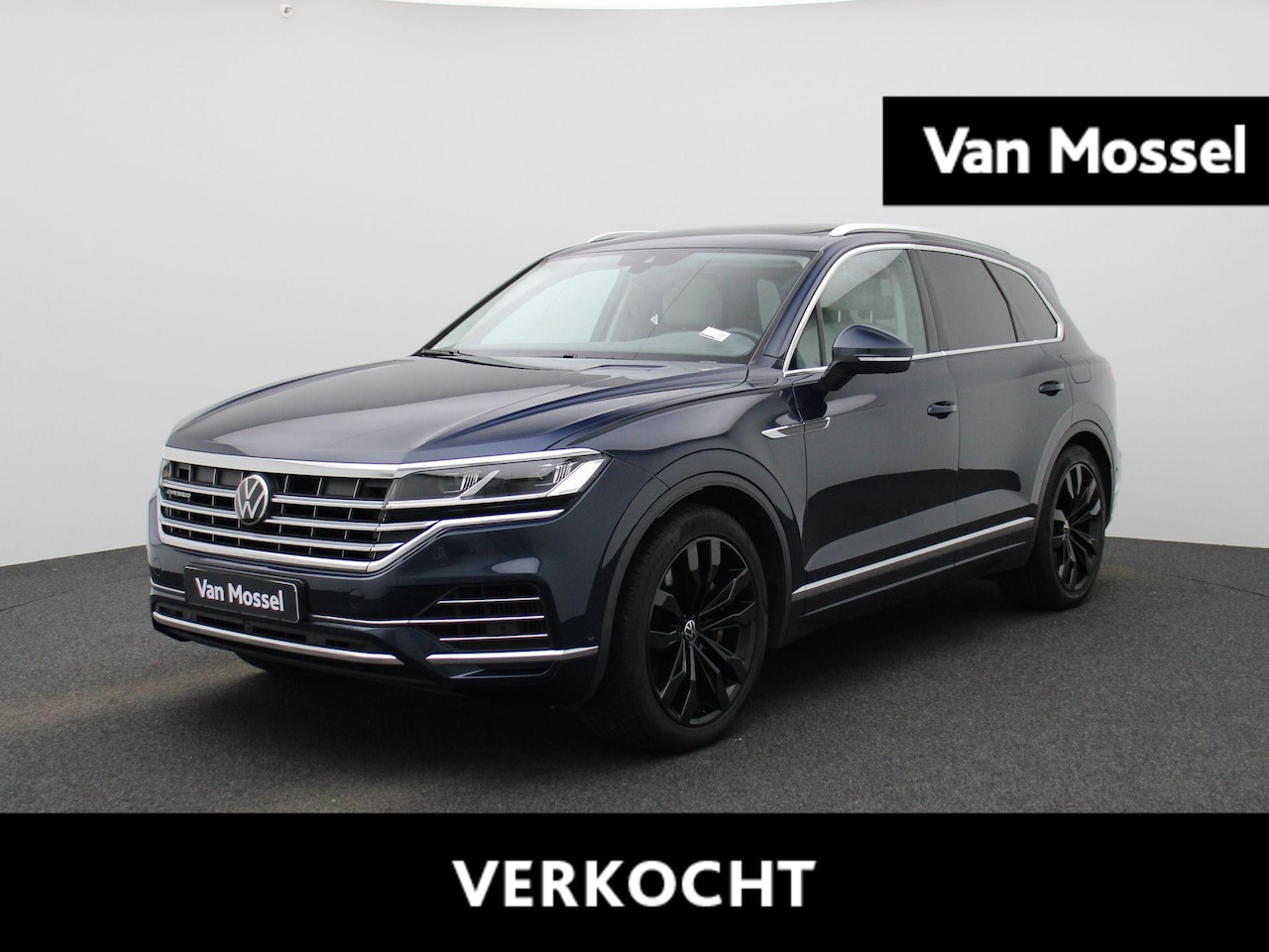 Volkswagen Touareg - 3.0 TSi eHybrid 4MOTION Elegance 381 PK| Dealeronderhouden | Luchtvering | Panoramadak | L - AutoWereld.nl