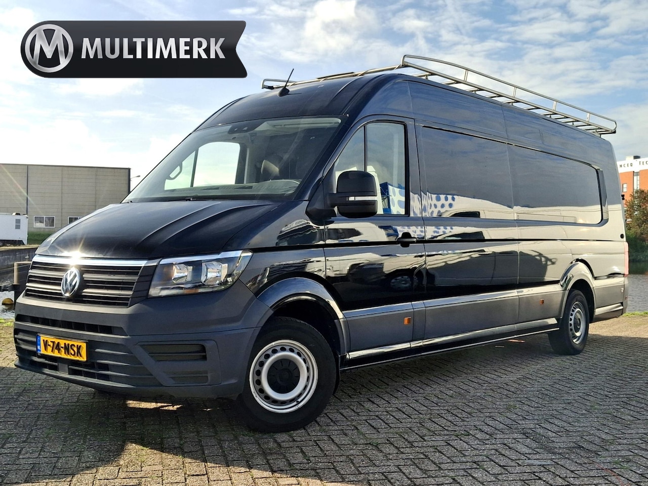 Volkswagen Crafter - 35 2.0 TDI L4H3 177PK AUTOMAAT MARGE | MOOIE UITVOERING | LUCHTVERING | ZWART | - AutoWereld.nl