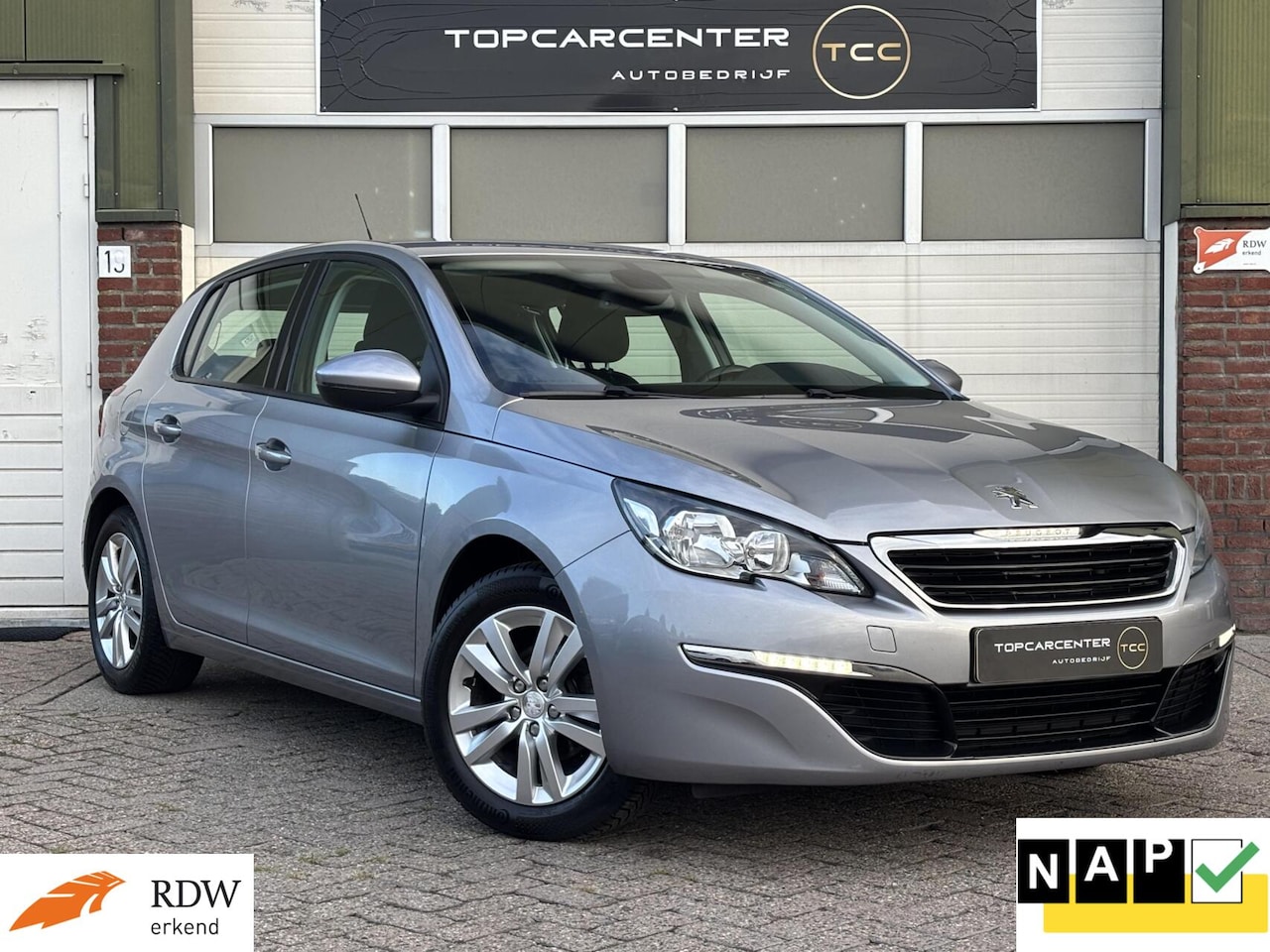 Peugeot 308 - 1.2 VTi Active/AIRCO/TREKH/PARKS/NAVI/APK/NAP - AutoWereld.nl