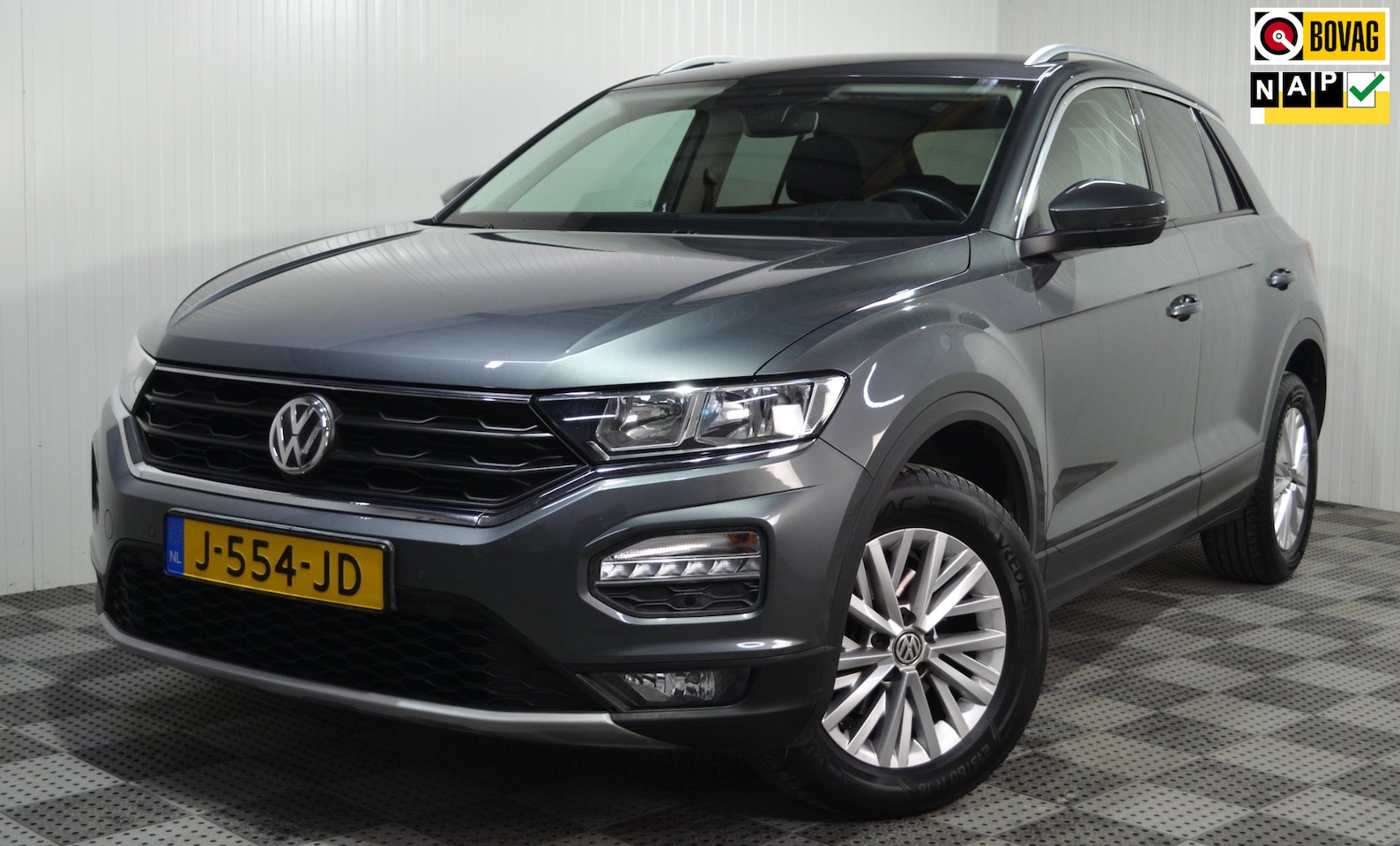 Volkswagen T-Roc - 1.5 TSI Style Business / Carplay / Adap. cruise / Pdc / NL auto / 1 eigenaar - AutoWereld.nl