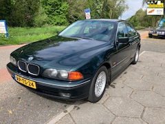 BMW 5-serie - 523i Executive + NWE APK