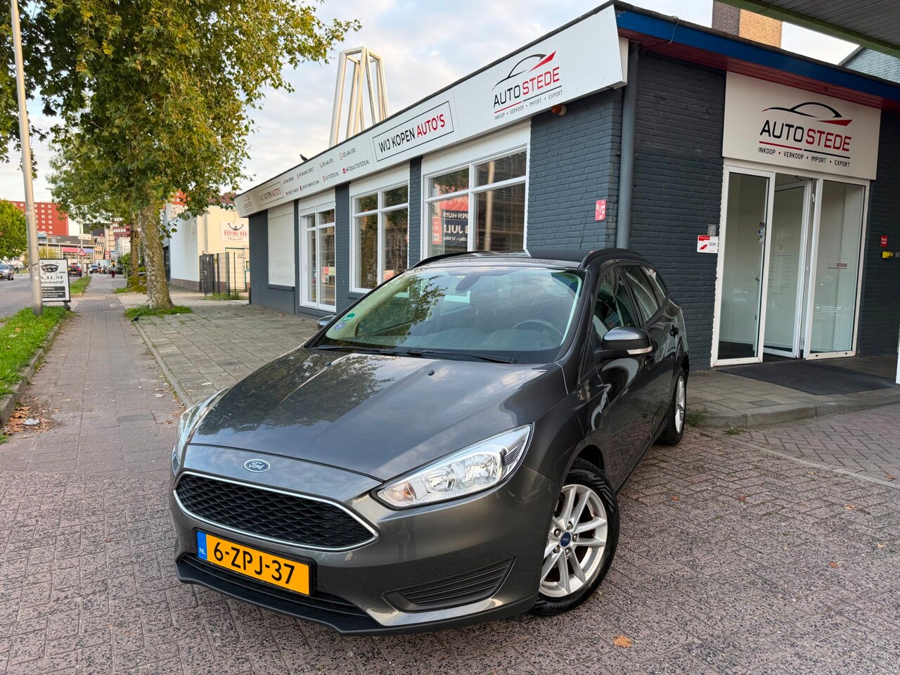 Ford Focus Wagon - 1.0 Trend Edition|NW DISTRIBUTIE|NAVI|CRUISE|PSENSOR|BOEKJES - AutoWereld.nl