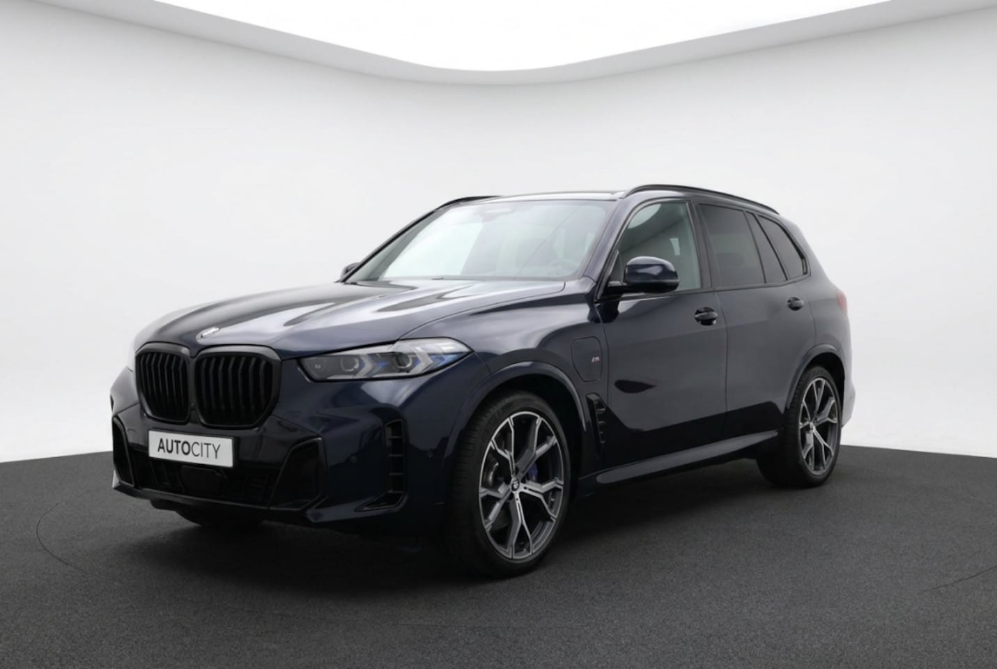 BMW X5 - xDrive50e M Sport Launch VOL! Pano | Bowers&Wilkins | Massage | Softclose - AutoWereld.nl