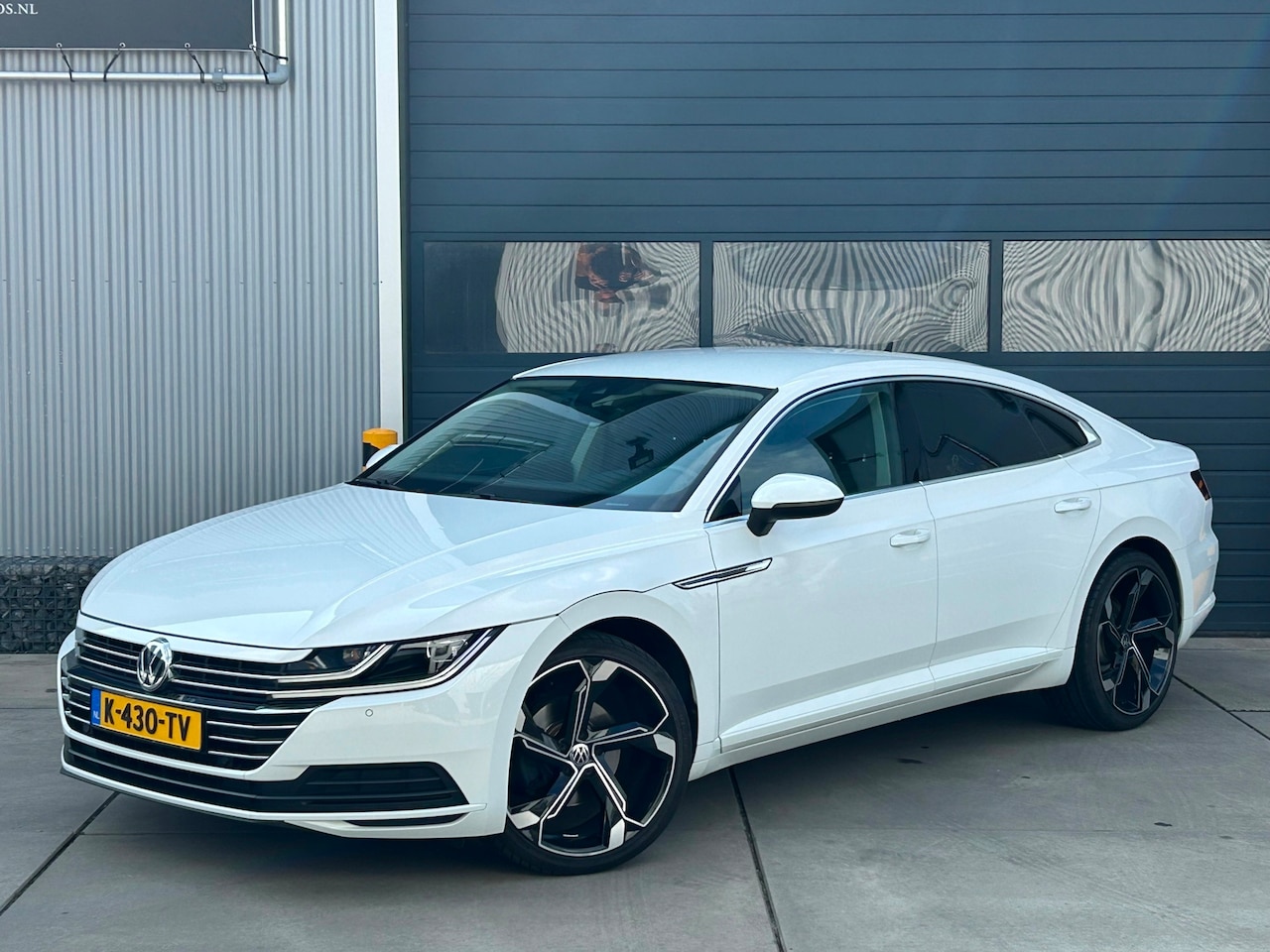Volkswagen Arteon - 1.5 TSI Business R line, Clima, Navi, Cruise, Trekhaak - AutoWereld.nl