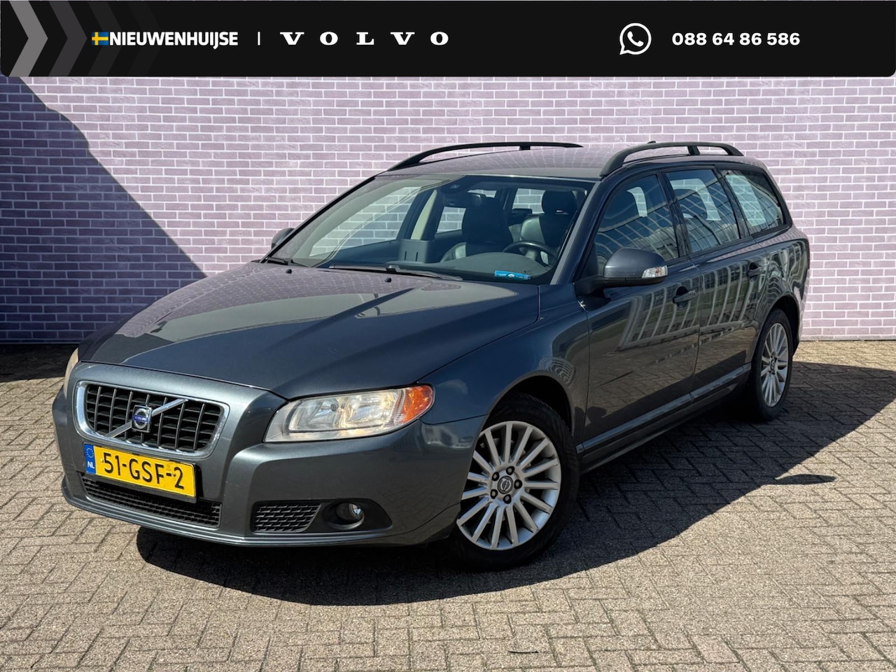 Volvo V70 - 2.5T Summum | Trekhaak | Stoelverwarming | Cruise Control | Climate Control | Roof Rails | - AutoWereld.nl