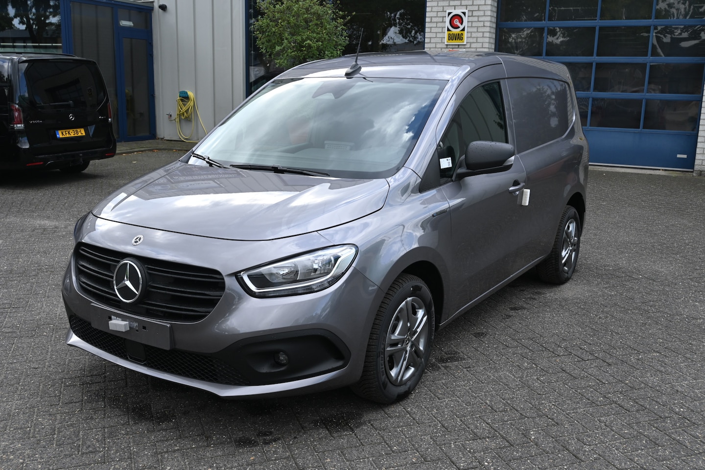 Mercedes-Benz eCitan - 112 Pro L1 51 kWh Snellader AC 22kW/DC 75kW, All Season banden, Etc. - AutoWereld.nl